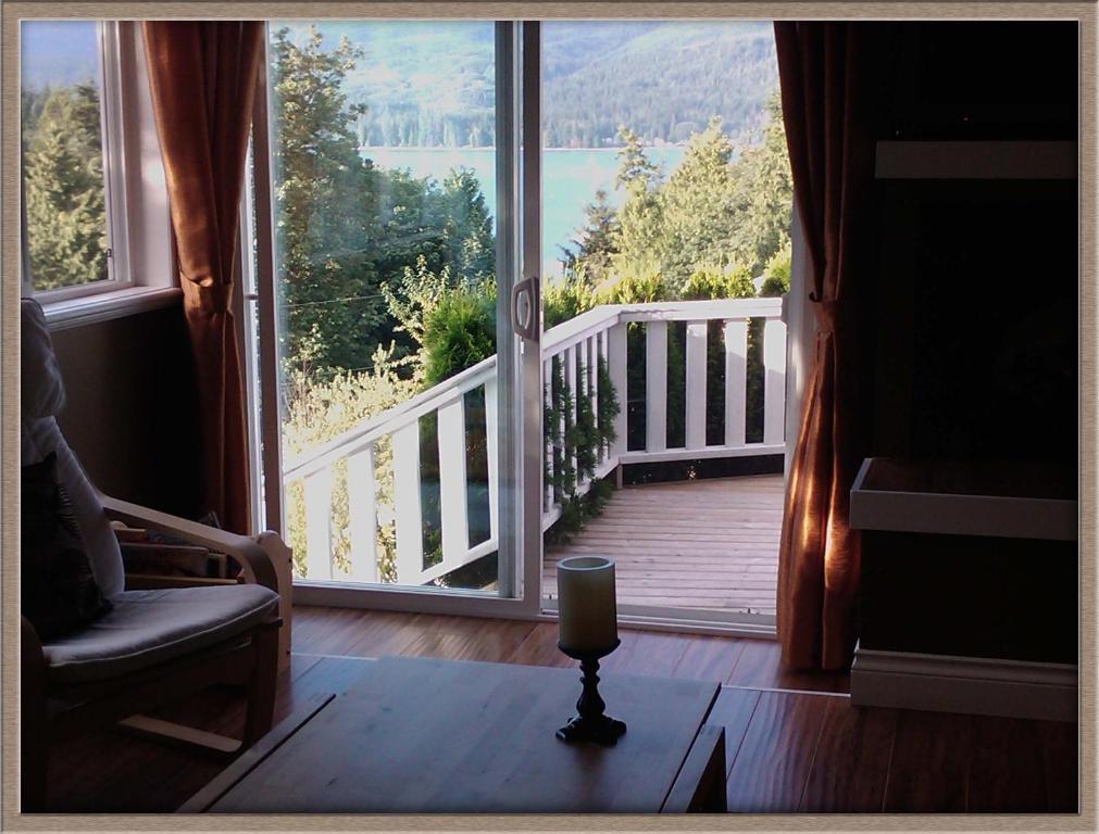 Hotel Above The Inlet Sechelt Zimmer foto
